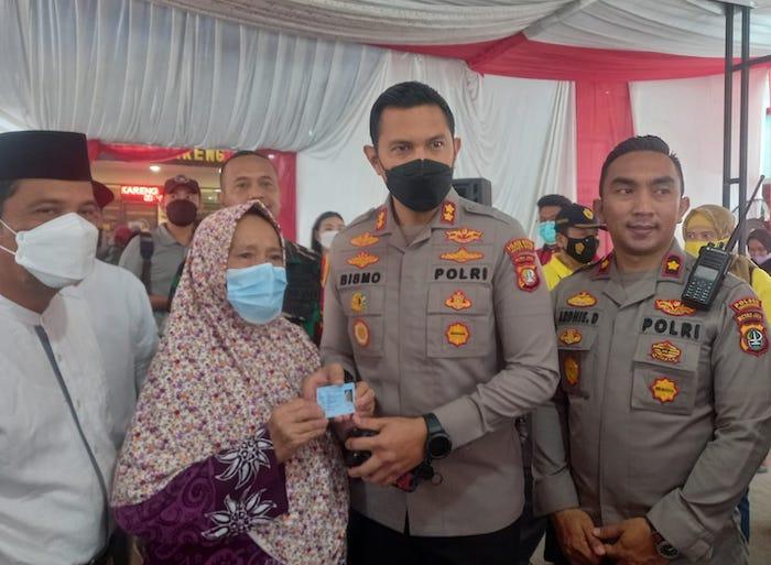 Sambut HUT ke 76 Bhayangkara, Polsek Cengkareng Gelar Donor Darah dan Perpanjangan SIM