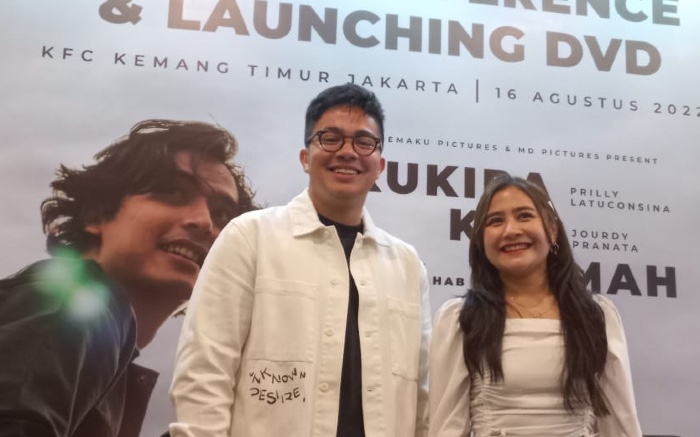 Erkak fohisha videosini tanlaydi