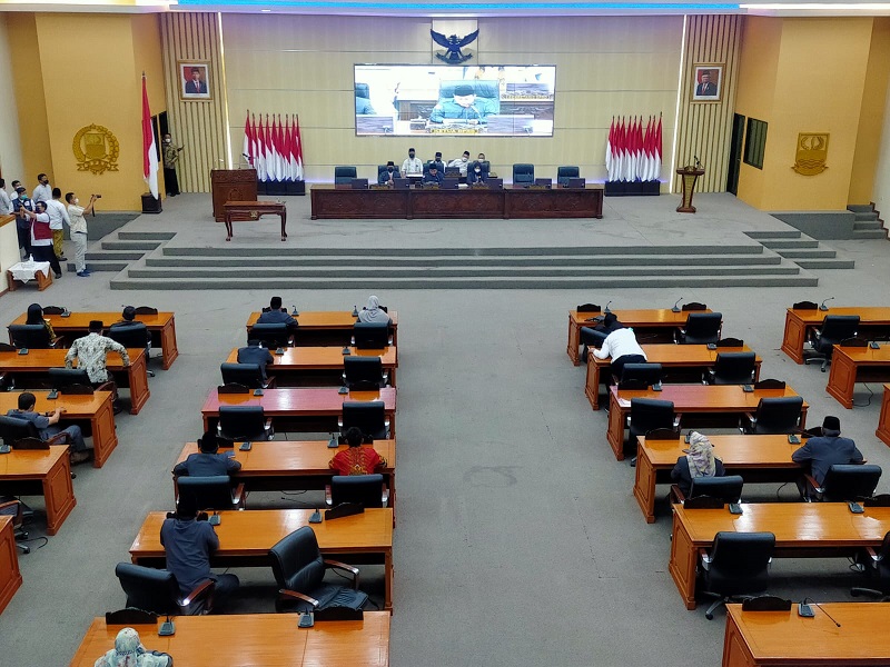rapat-paripurna-pemberhentian-wakil-bupati-bekasi.jpg