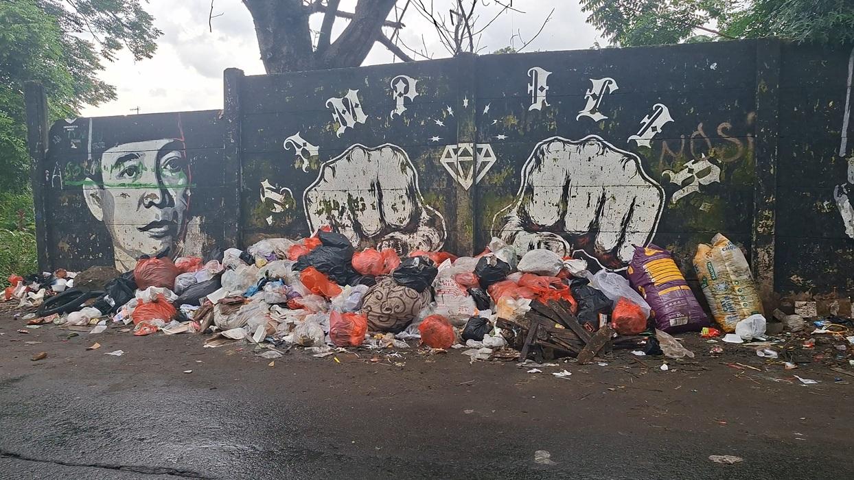 Tak Sampai 24 Jam Diangkut, Sampah di Kaliabang Bekasi Kembali Menumpuk