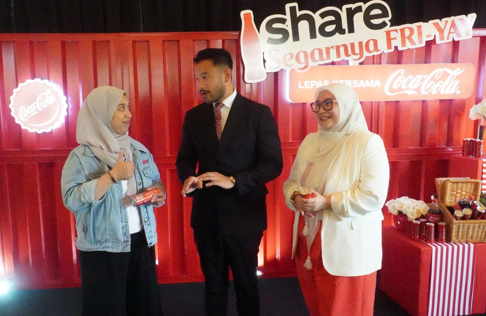 Gandeng Influencer Bobby Saputra, Coca Cola Kembali Hadirkan Kampanye Share a Coke