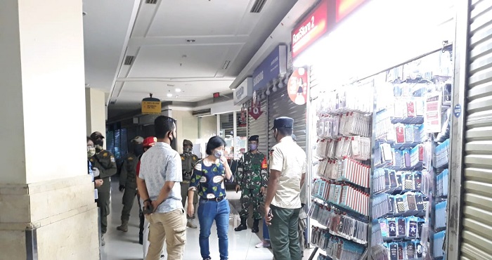 Masih Banyak Kios Buka di ITC Roxy dan Pegawainya Tak Bermasker, Tak Ada Pembagian Sif Apalagi WFH