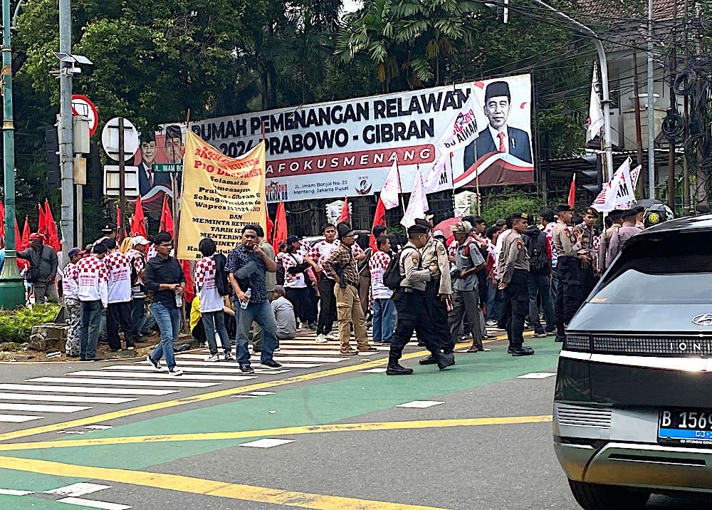 suasana-KPU-jelang-penetapan34.jpg