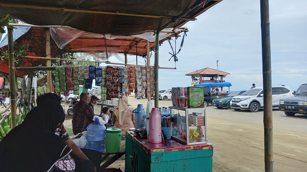 Libur Natal dan Tahun Baru, Pantai Samudra Baru Karawang Masih Sepi Pengunjung