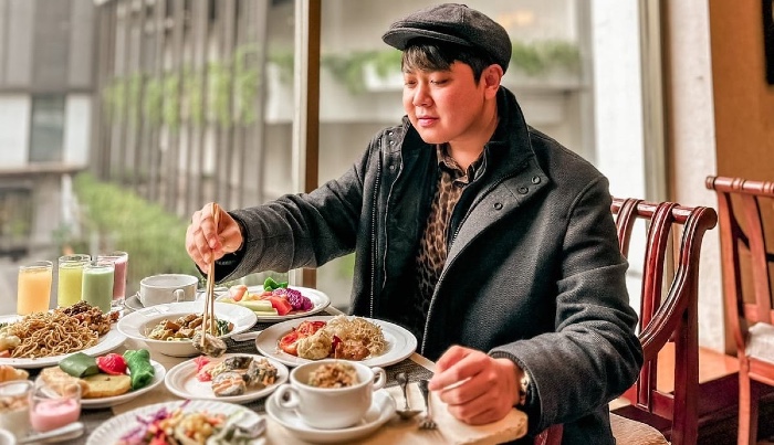 Traveler Umar Imanuddin Bagikan Tips Staycation Hemat, Sudah Lebih dari 7 Tahun Keliling Nusantara