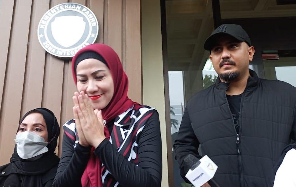 BREAKING NEWS: Venna Melinda Kembalikan Barang Milik Ferry Irawan di PA Jakarta Selatan