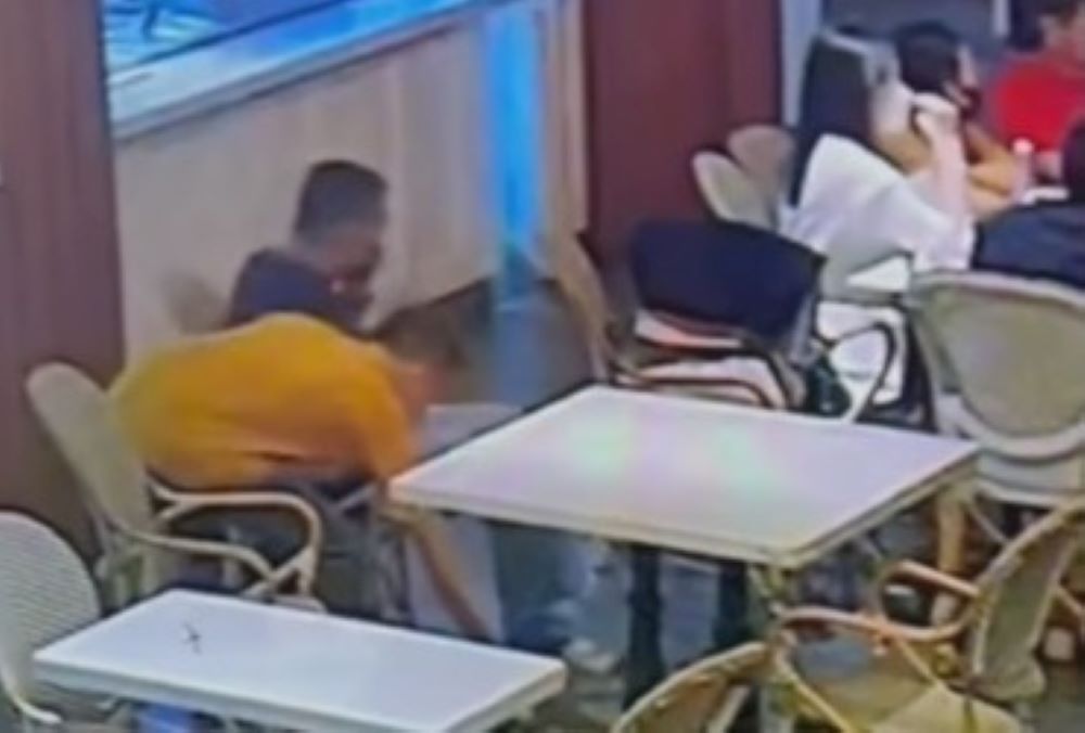 video-aksi-pencurian-dengan-modus-menggeser-tas-di-restoran-pagi-sore.jpg