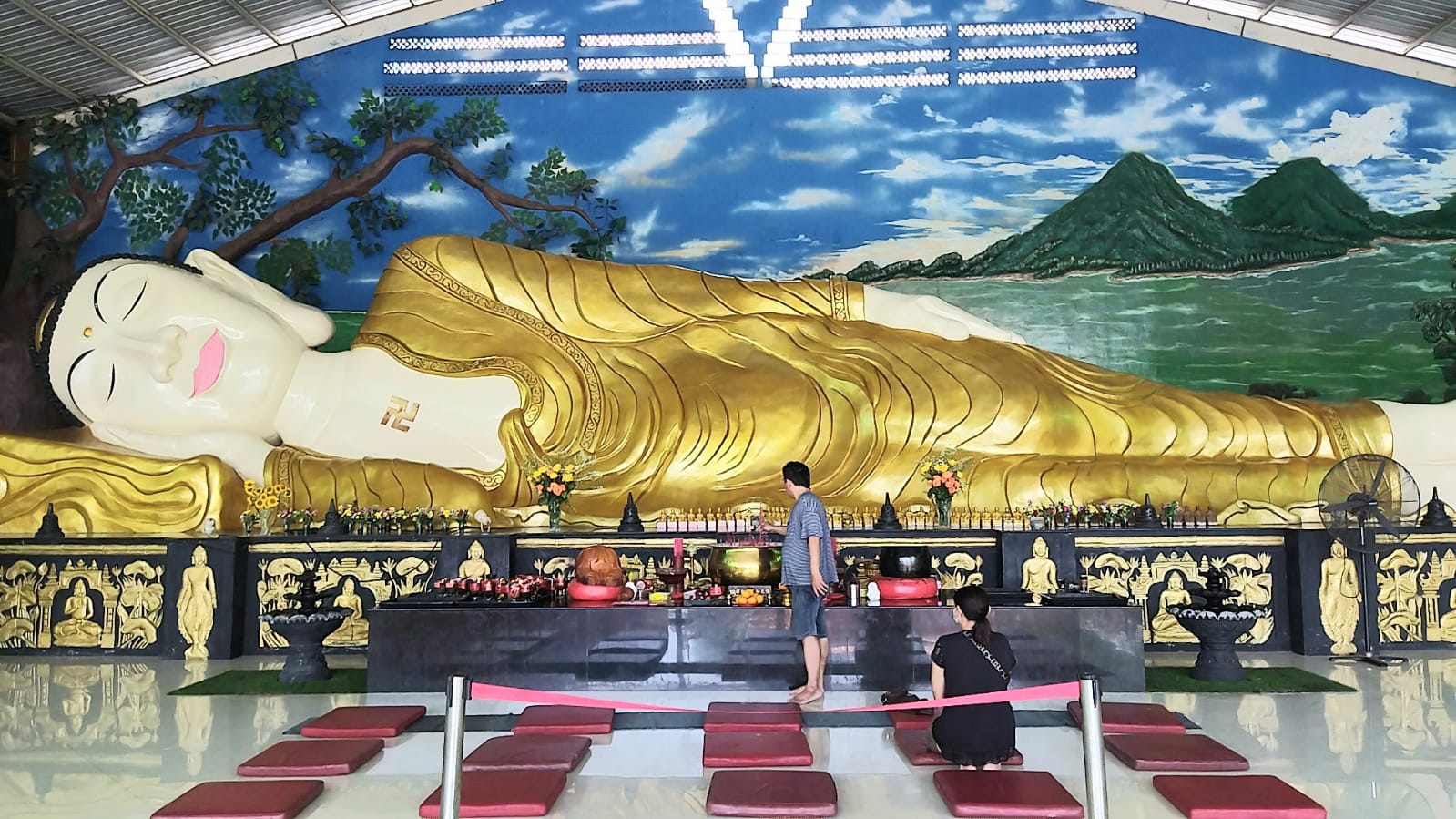 vihara-buddha-dharma-yang-berlokasi-di-tajur-halang-kabupaten-bogor-jawa-barat.jpg