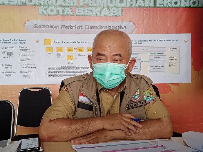 wali-kota-bekasi-rahmat-effendi-di-stadion-patriot-candrabhaga-002.jpg