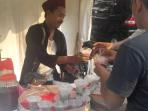 20150613ini-dia-minuman-betawi-kuno-di-kebon-sirih-festival_20150613_195225.jpg