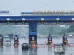 20151226-pintu-jalan-tol-cikarang-utama-bekasi-jawa-barat_20151226_061357.jpg