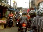20160621pkl-di-galur-ganggu-pengguna-jalan_20160621_132238.jpg