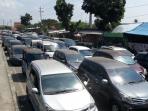 20160705-pemudik-terjebak-macet-brebes_20160705_064207.jpg