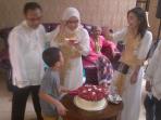 20160706prilly-latuconsina-rayakan-ulang-tahun-ibunya-di-hari-lebaran_20160706_215449.jpg