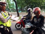 20171103operasi-zebra-di-cempaka-putih-jaring-250-pengendara_20171103_182548.jpg