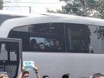 AHY-berikan-gestur-saranghaeyo-hingga-love-sign-saat-tinggalkan-Akmil-Magelang.jpg