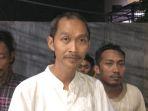 Abdul-Rosyid-Arsyad-pembakar-atribut-Partai-NasDem.jpg