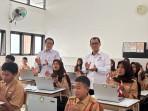 Anggota-Ombudsman-Nuzran-Joher-meninjau-prosesi-pembelajaran-di-SRMP-9-dan-SRMA-11-Bandung.jpg
