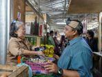 Atang-ke-Pasar-Sukasari-Bogor.jpg