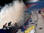 Botol-Miras-di-Stadion-Kanjuruhan.jpg