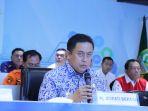 Bupati-Bekasi-Dedy-Supriyadi-saat-rapat-penetapan-status-tanggap-darurat.jpg