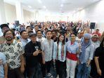 Cawapres-nomor-urut-2-Gibran-Rakabuming-Raka-menghadiri-pertemuan-dengan-komunitas.jpg