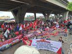DEMO-SOPIR-TRUK-Ratusan-sopir-truk-menggelar-de.jpg