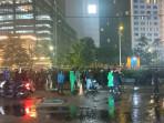 Demo-di-Palmerah-Slipi-pada-Senin-malam.jpg