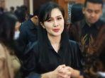 Dengan-Mata-Berkaca-Kaca-Sandra-Dewi-Tegaskan-Hal-Ini.jpg