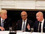 Donald-Trump-bersama-bos-Amazoncom-Jeff-Bezos.jpg