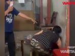 Emak-emak-di-Jambi-gerebek-sarang-narkoba.jpg