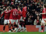 wartakota/Geladang-MU-Bruno-Fernandes-paling-kiri-rayakan-gol-rekan-satu-tim-saat-melawan-Real-Sociedad.jpg