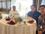 Gibran-Rakabuming-duduk-satu-meja-makan-dengan-Prabowo-Subianto-dan-Ganjar-Pranowo.jpg
