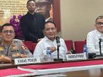 Irjen-Cahyono-Wibowo-saat-menggelar-konferensi-pers.jpg
