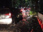 Jalan-Mochammad-Yamin-Tangerang-terendam-banjir-setinggi-30-cm.jpg