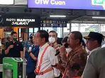 Jokowi-tinjau-stasiun-tanah-abang2.jpg