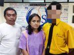 KARYA-WISATA-James-Tehupeiory-bersama-istri-Yeni-Lita-Eka-Purnama-dan-putranya-Michael-Joshua.jpg