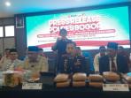 Kapolres-Bogor-AKBP-Wikha-Ardilestanto-di-Mako-Polres-Bogor-Cibinong-Selasa-28102025.jpg