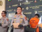 Kapolres-Metro-Jakarta-Barat-Kombes-Pol-Syahduddi-terkait-92-kilogram-ganja-kering-siap-edar.jpg