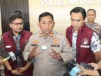 Kasie-Humas-Polres-Metro-Jakarta-Barat-AKP-Wisnu-Wirawan-di-Mapolres-Jakbar-Jumat-31102025.jpg