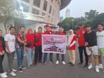 Keluarga-besar-kiper-Timnas-Indonesia-U-23-M-Ardiansyah-saat-ditemui-di-area-SUGBK.jpg