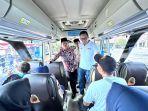 Kepala-BPKH-Fadlul-Imansyah-saat-melepas-rombongan-program-Balik-Kerja-Bareng-BPKH-2024.jpg