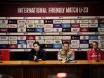 Ketum-PSSI-Erick-Thohir-kiri-beri-keterangan-pers-di-media-center-Stadion-Utama-Gelora-Bung-Karno.jpg