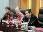Khoirudin-dengan-Wakil-Duta-Besar-Kerajaan-Belanda.jpg