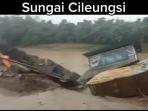 Kios-di-Pinggir-Sungai-Cileungsi-Ambruk-Terseret-Banjir-Sabtu-167.jpg