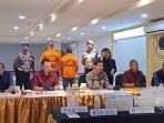 Kombes-Jayadi-beri-keterangan-pers-di-Apartemen-Vittoria-Residence-Cengkareng.jpg