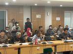 Komisi-E-DPRD-DKI-gelar-rapat-dengan-eksekutif-bahas-soal-isu-pengurangan-KJMU.jpg