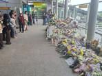LAUTAN-BUNGA-STASIUN-Suasana-di-Stasiun.jpg