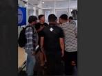 MAHASISWA-SEGEL-KANTOR-Sejumlah-mahasiswa-di.jpg