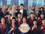 Mardani-Ali-Sera-bersama-para-siswa-dalam-acara-Leaders-Fest.jpg